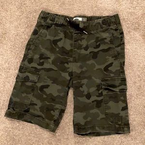 Old Navy boys Camo short!
